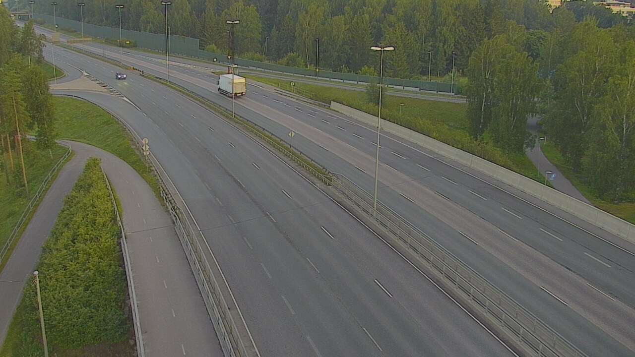 Weather Camera Image Road 101 Helsinki, Vihdintien risteys, Helsinki, Uusimaa