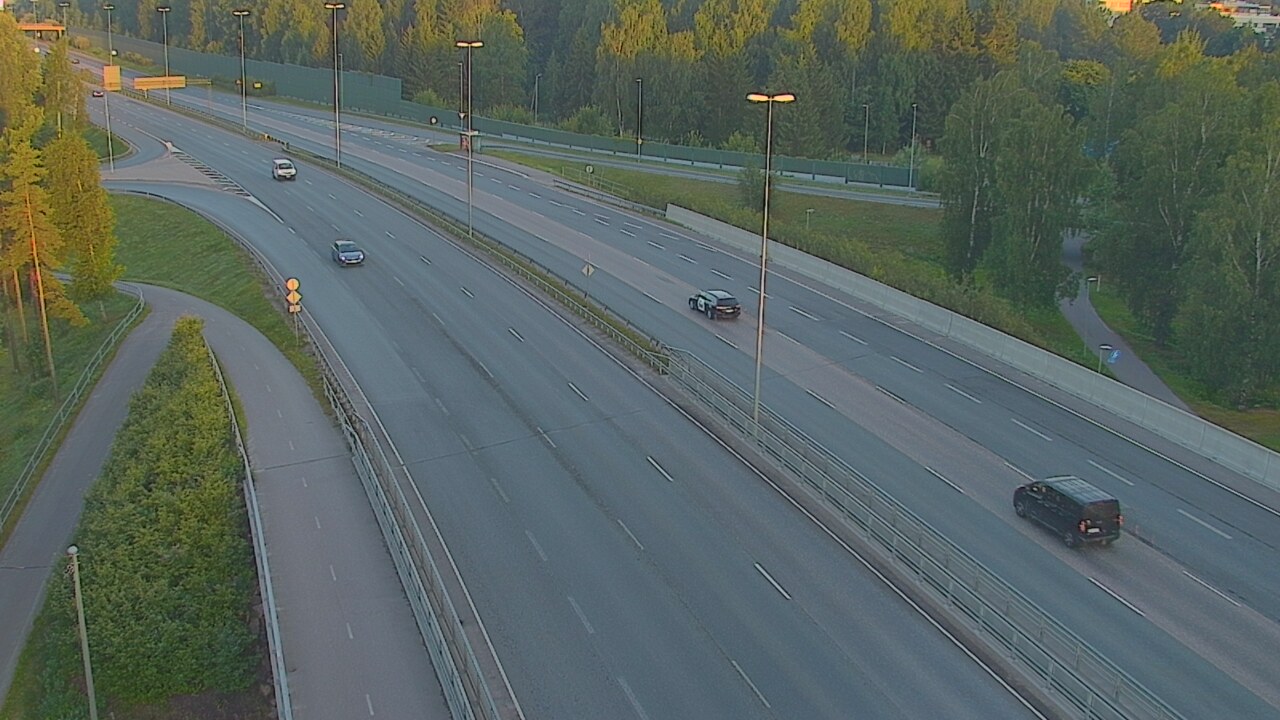 Weather Camera Image Road 101 Helsinki, Vihdintien risteys, Helsinki, Uusimaa
