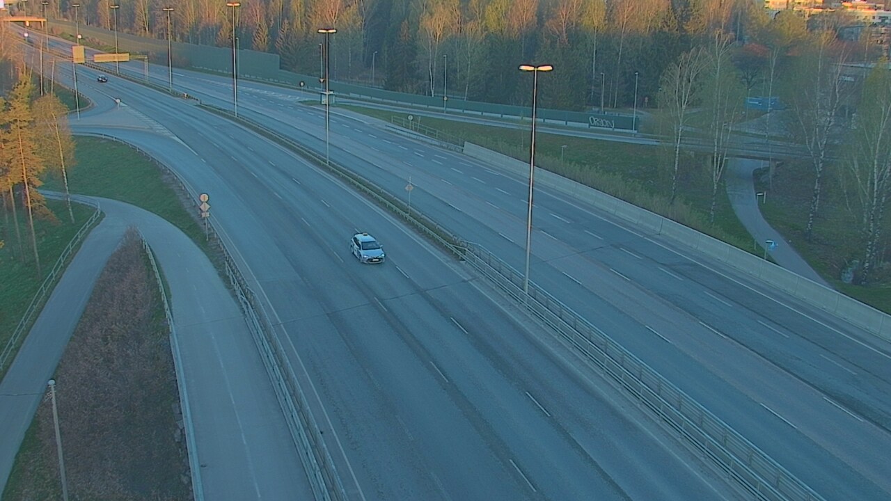 Weather Camera Image Väg 101 Helsingfors, Vichtisvägens korsning, Helsinki, Uusimaa
