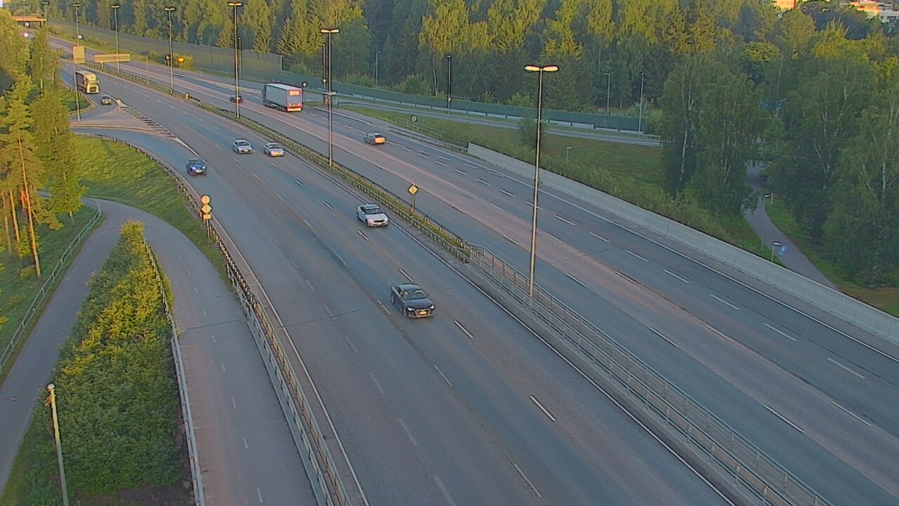 Weather Camera Image Road 101 Helsinki, Vihdintien risteys, Helsinki, Uusimaa
