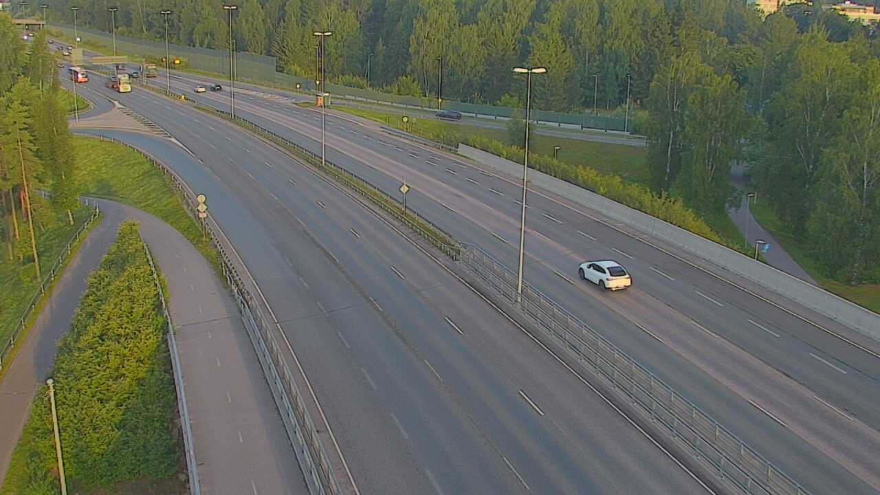 Weather Camera Image Road 101 Helsinki, Vihdintien risteys, Helsinki, Uusimaa