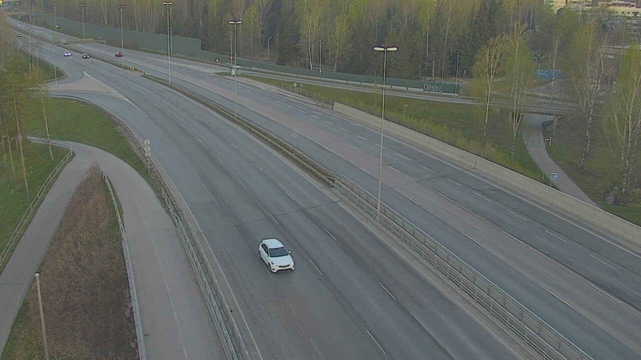 Weather Camera Image Väg 101 Helsingfors, Vichtisvägens korsning, Helsinki, Uusimaa