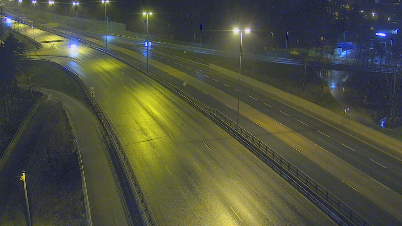 Weather Camera Image Väg 101 Helsingfors, Vichtisvägens korsning, Helsinki, Uusimaa