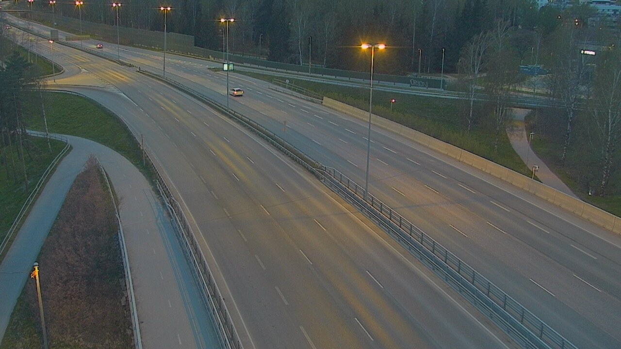 Weather Camera Image Road 101 Helsinki, Vihdintien risteys, Helsinki, Uusimaa