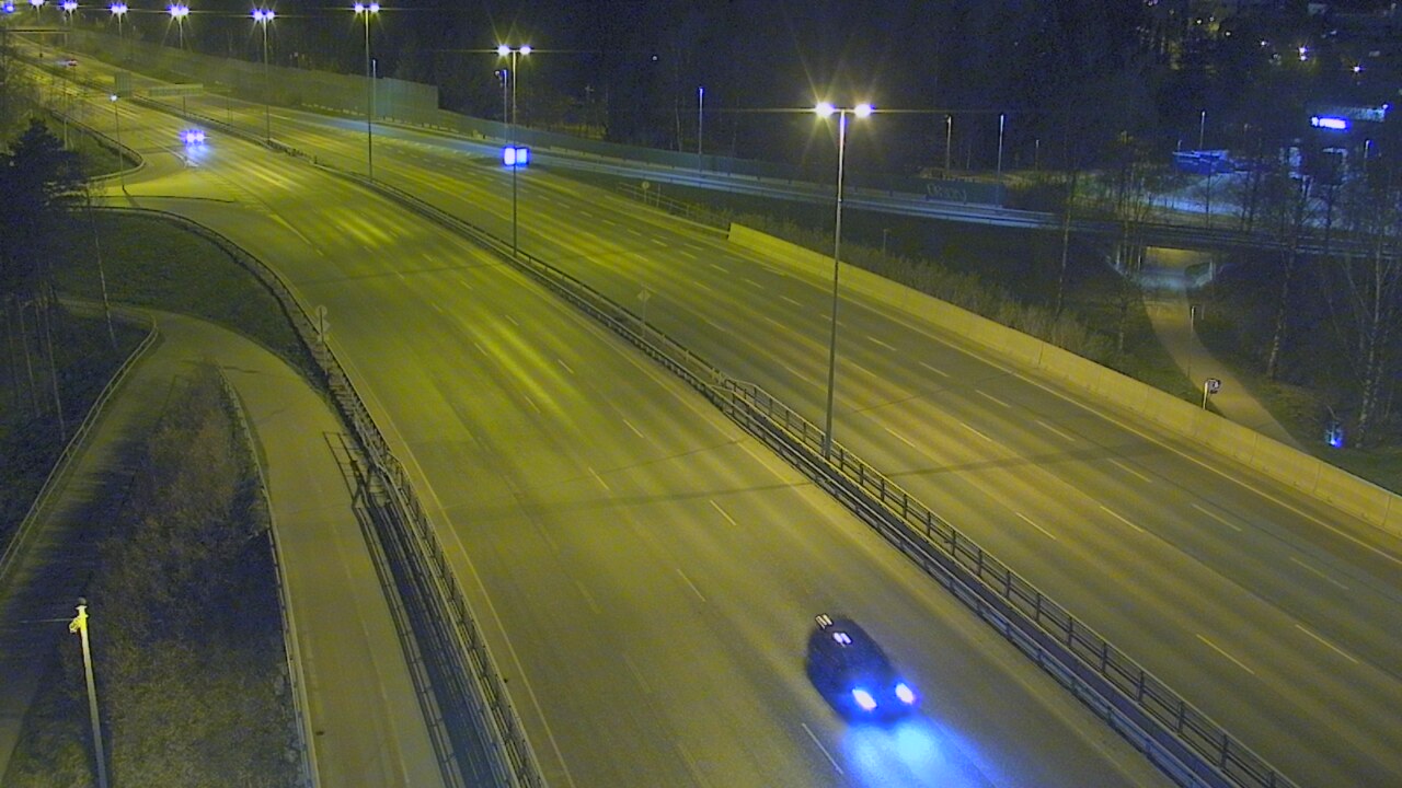 Weather Camera Image Road 101 Helsinki, Vihdintien risteys, Helsinki, Uusimaa