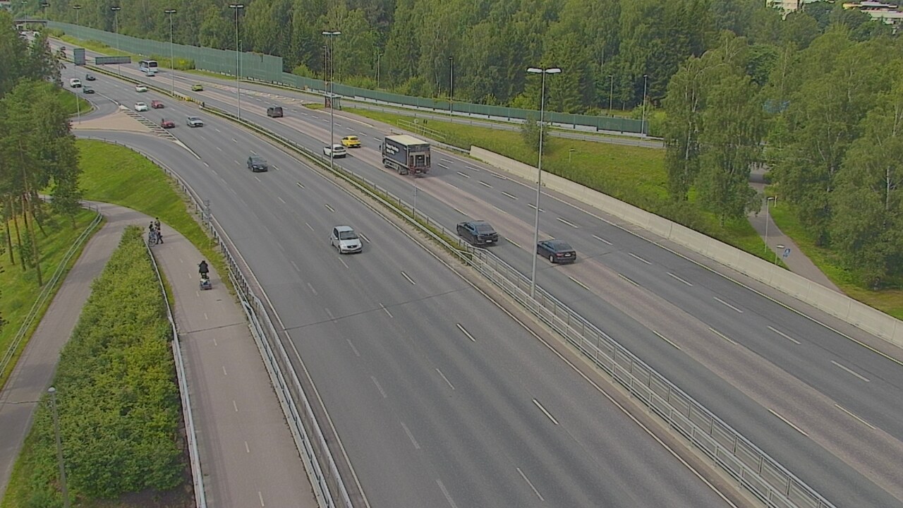 Weather Camera Image Road 101 Helsinki, Vihdintien risteys, Helsinki, Uusimaa