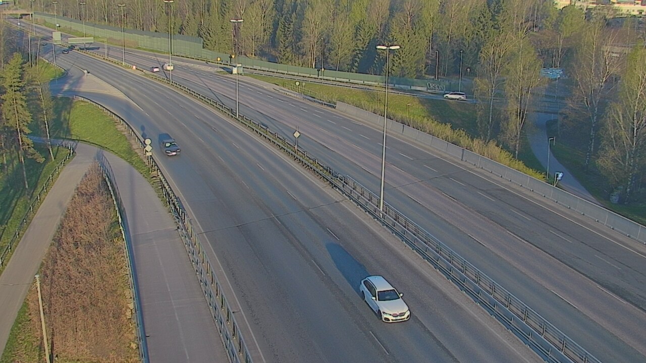 Weather Camera Image Väg 101 Helsingfors, Vichtisvägens korsning, Helsinki, Uusimaa