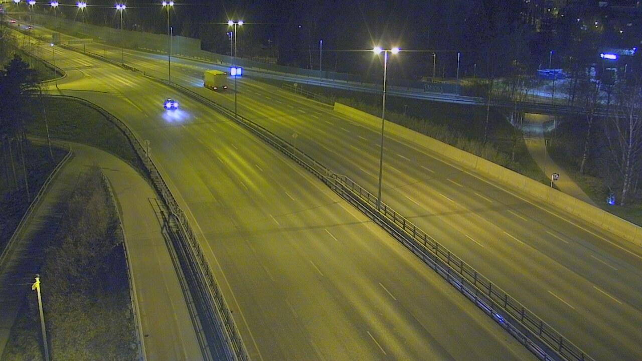 Weather Camera Image Road 101 Helsinki, Vihdintien risteys, Helsinki, Uusimaa