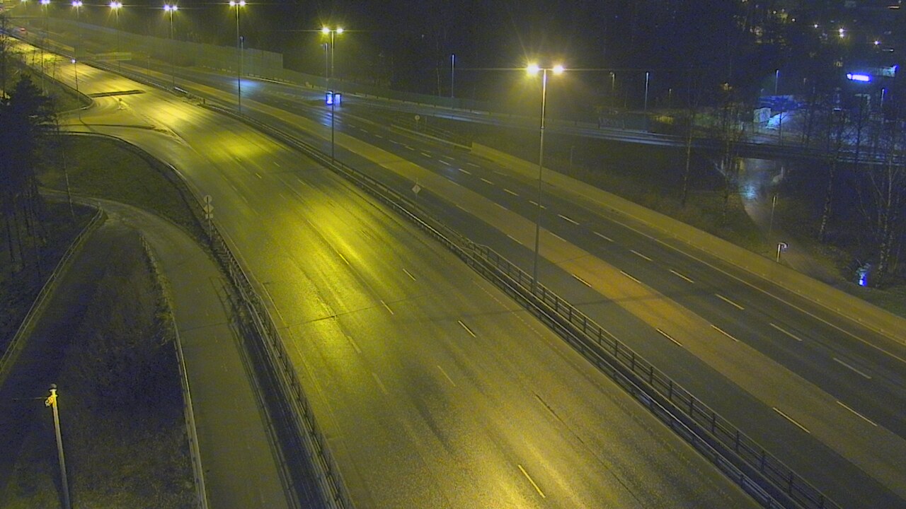 Weather Camera Image Väg 101 Helsingfors, Vichtisvägens korsning, Helsinki, Uusimaa