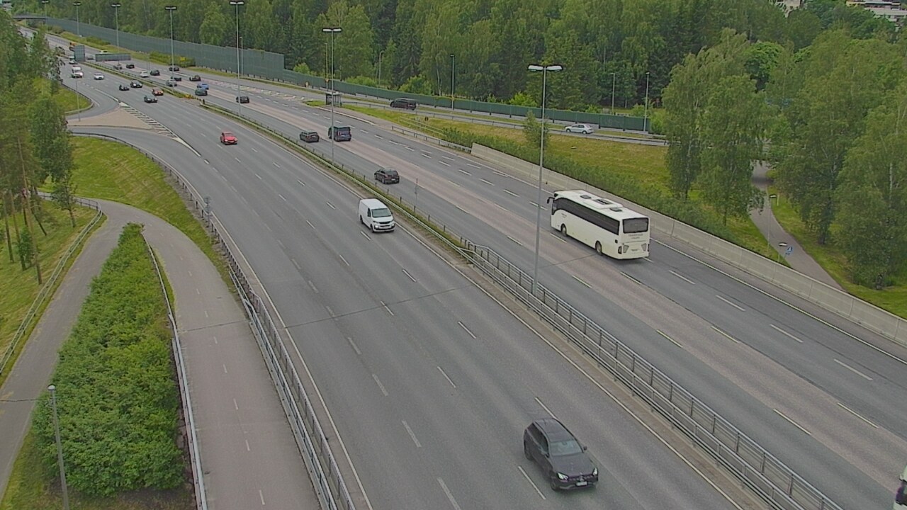 Weather Camera Image Väg 101 Helsingfors, Vichtisvägens korsning, Helsinki, Uusimaa