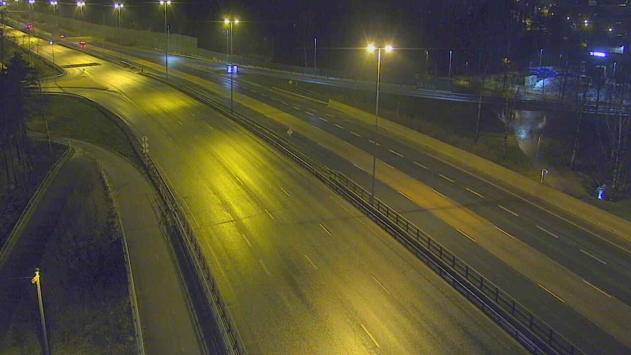 Weather Camera Image Väg 101 Helsingfors, Vichtisvägens korsning, Helsinki, Uusimaa