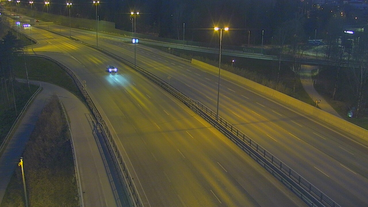 Weather Camera Image Road 101 Helsinki, Vihdintien risteys, Helsinki, Uusimaa