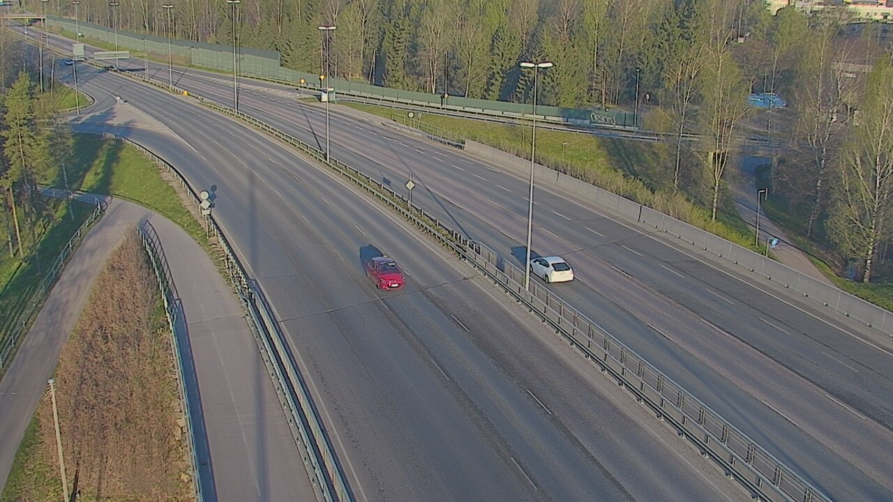 Weather Camera Image Väg 101 Helsingfors, Vichtisvägens korsning, Helsinki, Uusimaa