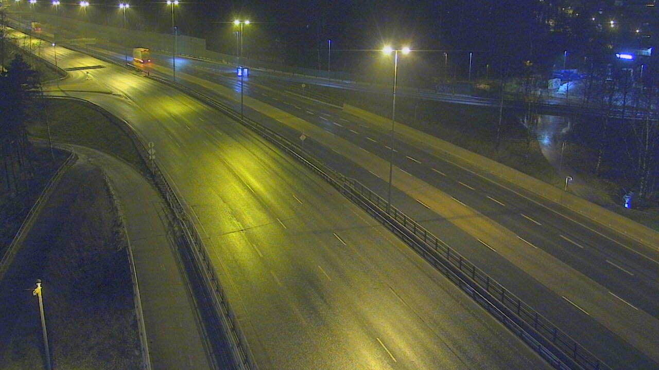 Weather Camera Image Väg 101 Helsingfors, Vichtisvägens korsning, Helsinki, Uusimaa