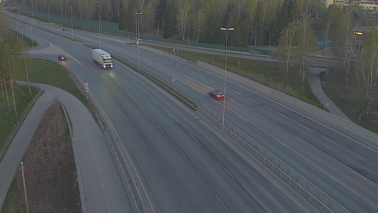Weather Camera Image Väg 101 Helsingfors, Vichtisvägens korsning, Helsinki, Uusimaa