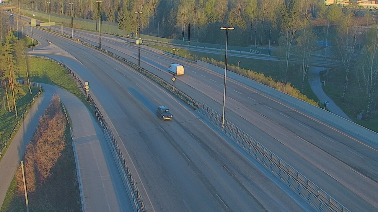 Weather Camera Image Väg 101 Helsingfors, Vichtisvägens korsning, Helsinki, Uusimaa
