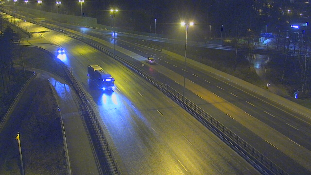 Weather Camera Image Väg 101 Helsingfors, Vichtisvägens korsning, Helsinki, Uusimaa