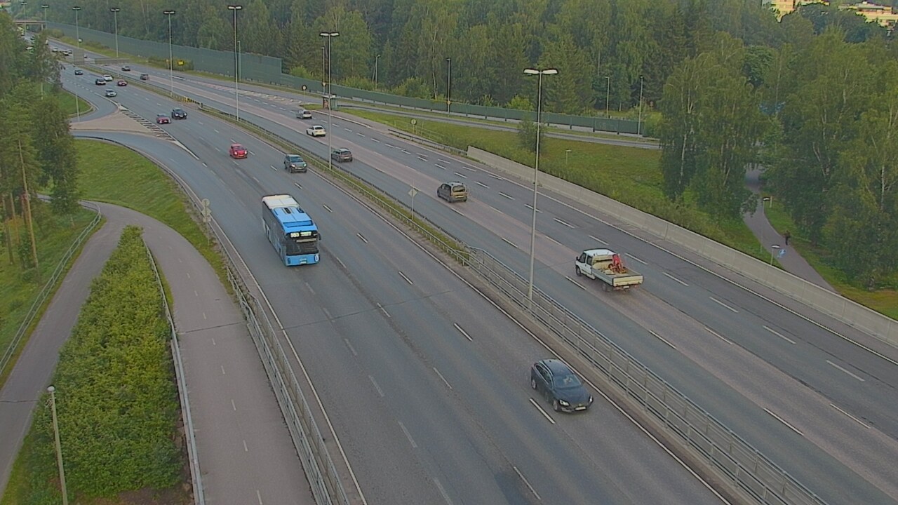 Weather Camera Image Road 101 Helsinki, Vihdintien risteys, Helsinki, Uusimaa