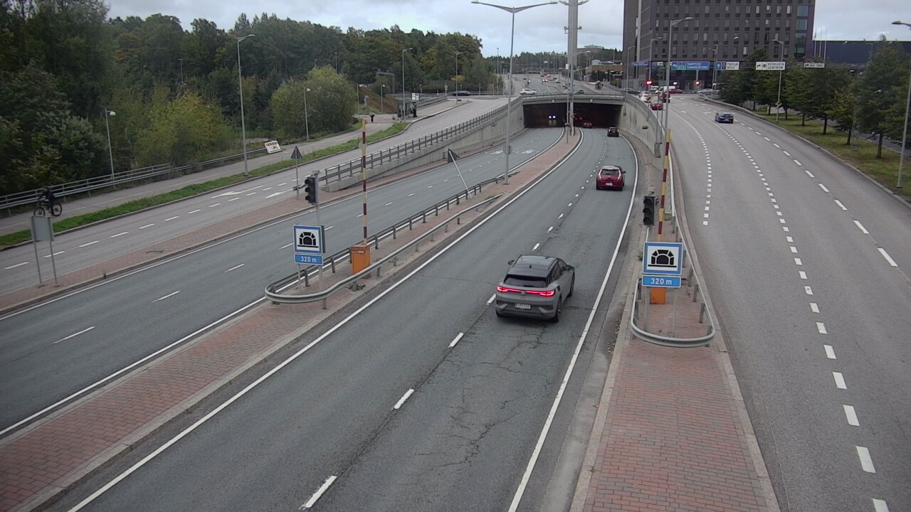 Kelikamerat Kuva Tie 100 Helsinki Hakamäentie, Kivihaan tunneli, länsi, Helsinki, Uusimaa