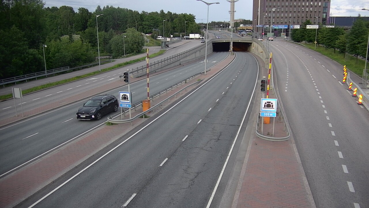 Kelikamerat Kuva Tie 100 Helsinki Hakamäentie, Kivihaan tunneli, länsi, Helsinki, Uusimaa