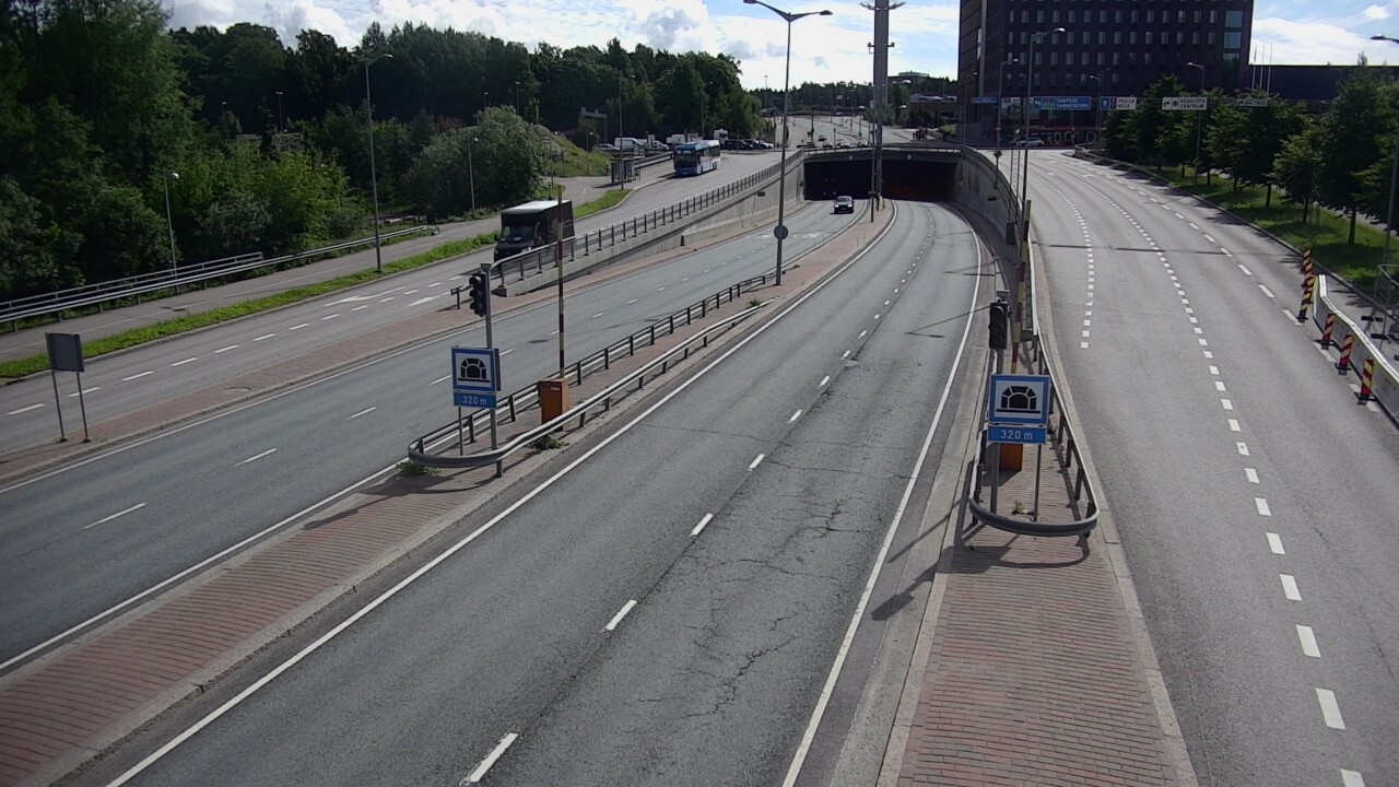 Kelikamerat Kuva Tie 100 Helsinki Hakamäentie, Kivihaan tunneli, länsi, Helsinki, Uusimaa