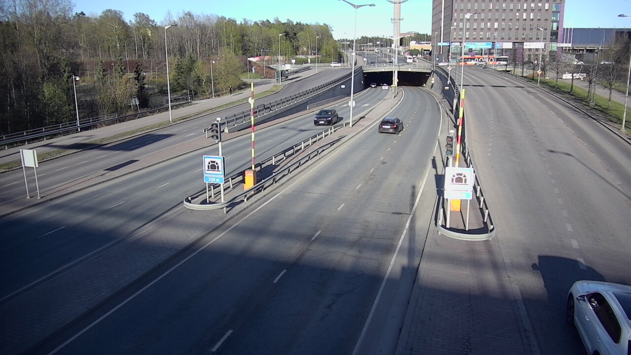 Kelikamerat Kuva Tie 100 Helsinki Hakamäentie, Kivihaan tunneli, länsi, Helsinki, Uusimaa