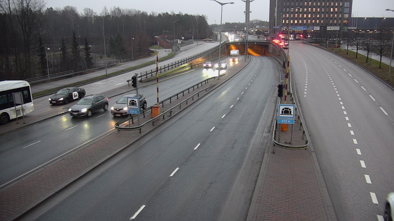 Kelikamerat Kuva Tie 100 Helsinki Hakamäentie, Kivihaan tunneli, länsi, Helsinki, Uusimaa