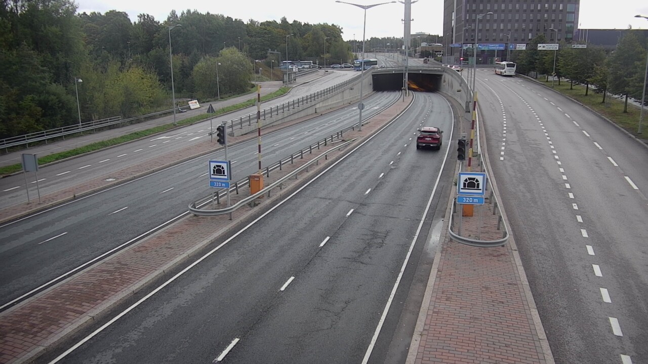 Weather Camera Image Road 100 Helsinki Hakamäentie, Kivihaan tunneli, länsi, Helsinki, Uusimaa