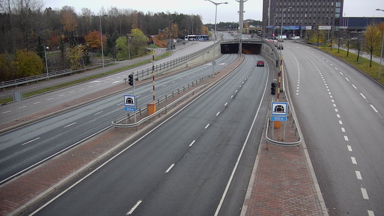 Kelikamerat Kuva Tie 100 Helsinki Hakamäentie, Kivihaan tunneli, länsi, Helsinki, Uusimaa