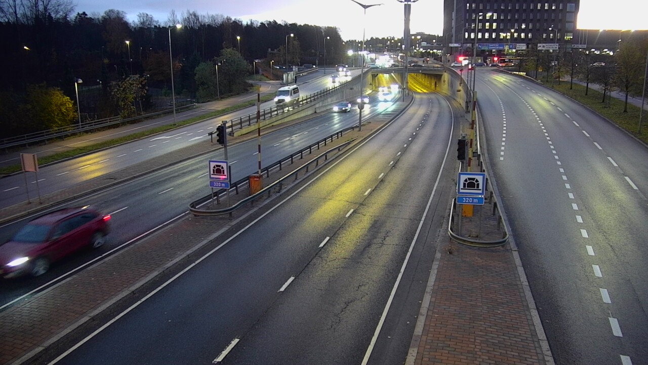 Kelikamerat Kuva Tie 100 Helsinki Hakamäentie, Kivihaan tunneli, länsi, Helsinki, Uusimaa