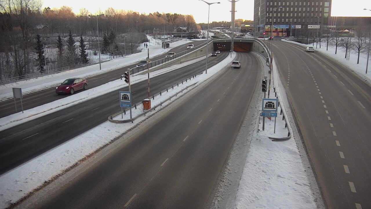 Kelikamerat Kuva Tie 100 Helsinki Hakamäentie, Kivihaan tunneli, länsi, Helsinki, Uusimaa