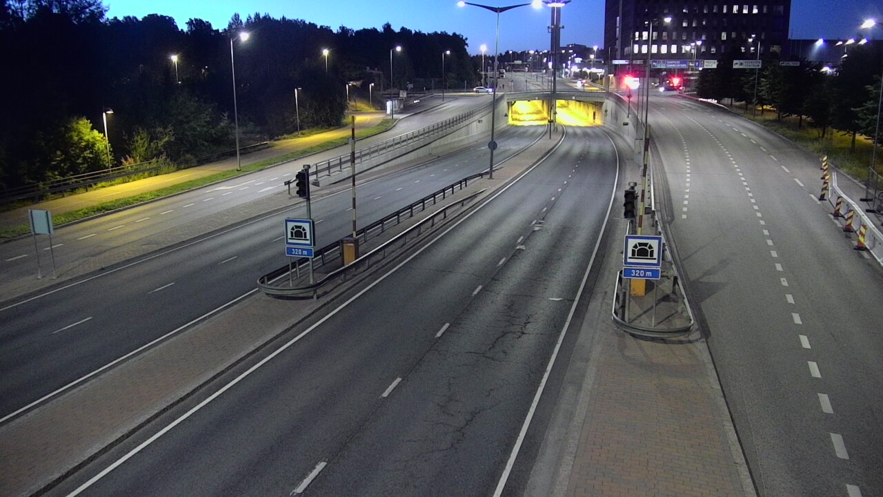 Kelikamerat Kuva Tie 100 Helsinki Hakamäentie, Kivihaan tunneli, länsi, Helsinki, Uusimaa