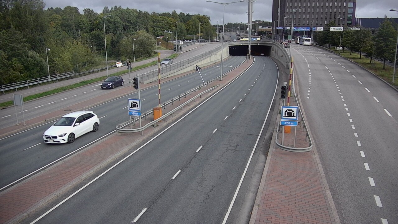 Kelikamerat Kuva Tie 100 Helsinki Hakamäentie, Kivihaan tunneli, länsi, Helsinki, Uusimaa