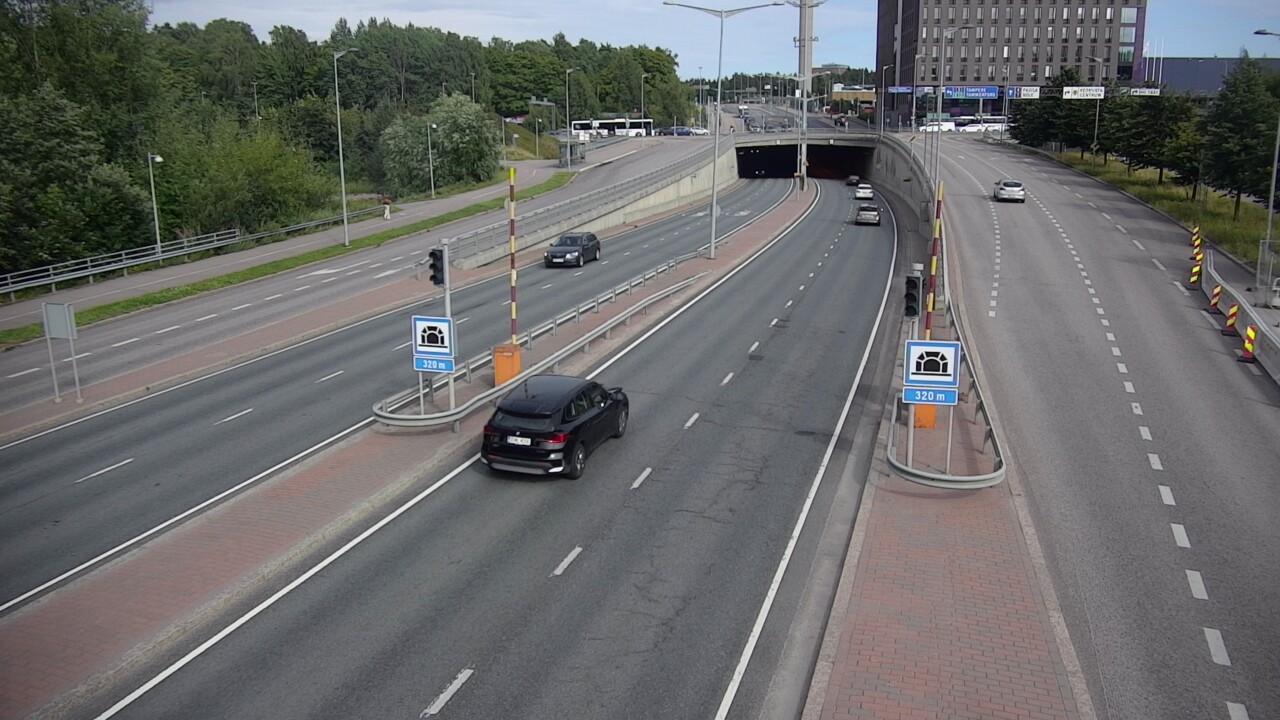 Kelikamerat Kuva Tie 100 Helsinki Hakamäentie, Kivihaan tunneli, länsi, Helsinki, Uusimaa