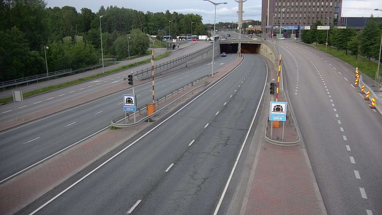 Kelikamerat Kuva Tie 100 Helsinki Hakamäentie, Kivihaan tunneli, länsi, Helsinki, Uusimaa
