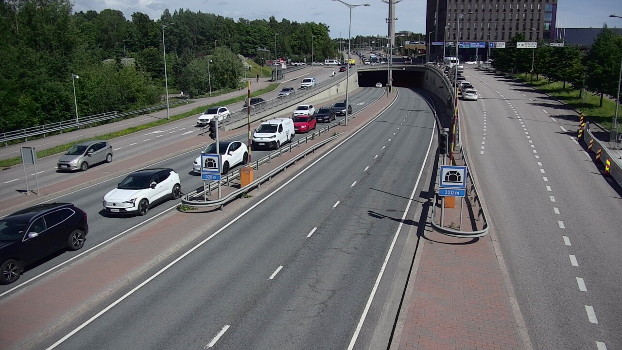 Kelikamerat Kuva Tie 100 Helsinki Hakamäentie, Kivihaan tunneli, länsi, Helsinki, Uusimaa