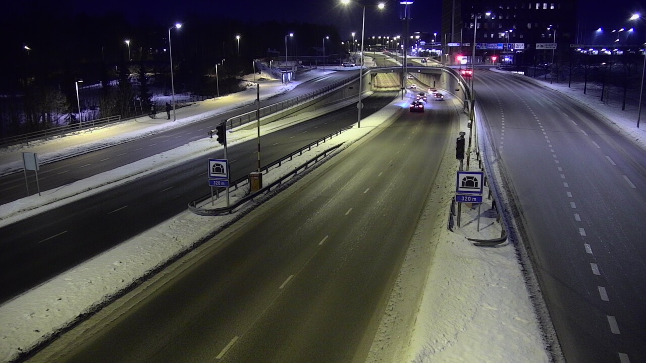 Weather Camera Image Road 100 Helsinki Hakamäentie, Kivihaan tunneli, länsi, Helsinki, Uusimaa