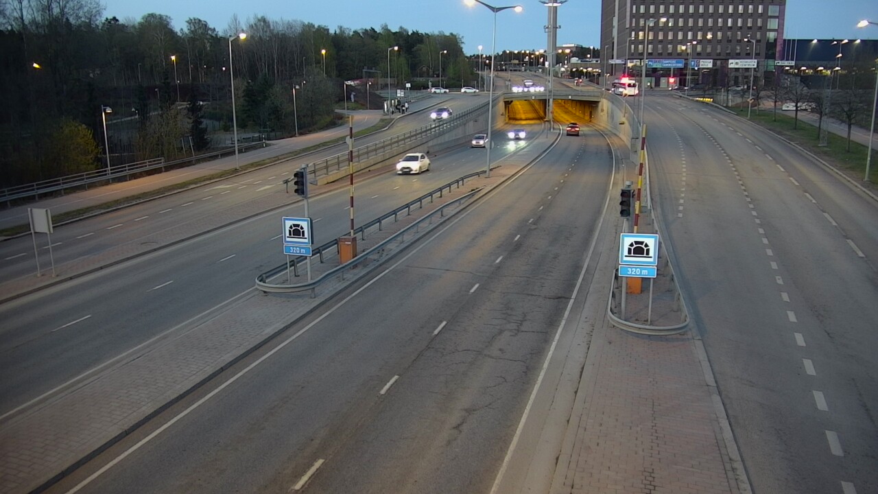 Kelikamerat Kuva Tie 100 Helsinki Hakamäentie, Kivihaan tunneli, länsi, Helsinki, Uusimaa