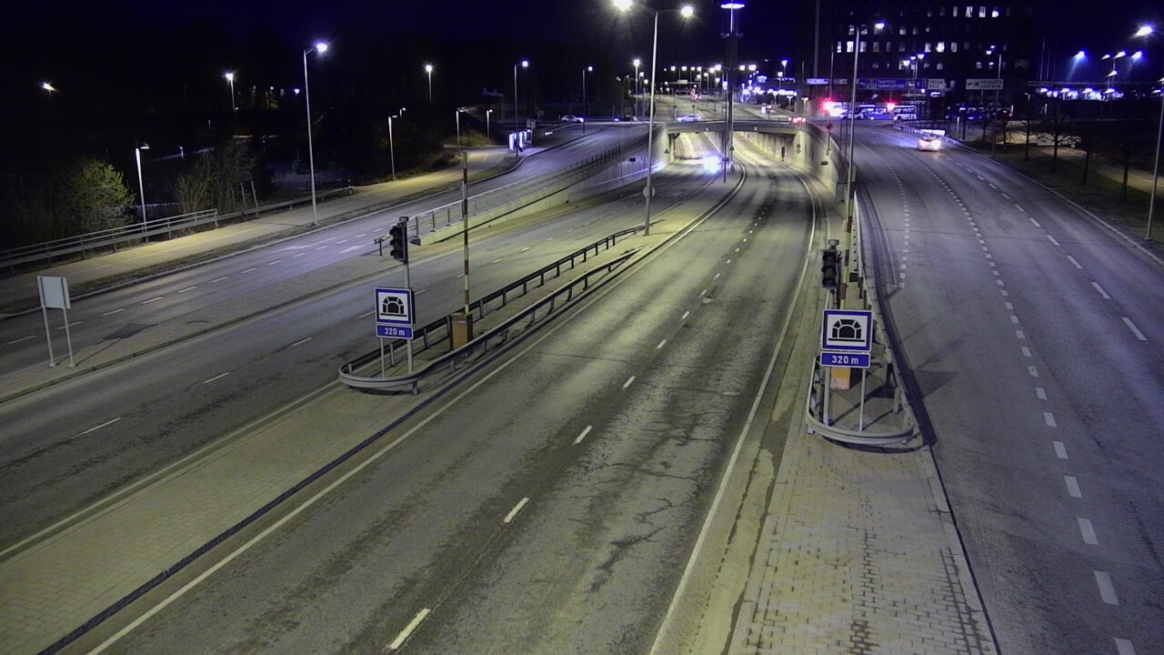 Kelikamerat Kuva Tie 100 Helsinki Hakamäentie, Kivihaan tunneli, länsi, Helsinki, Uusimaa