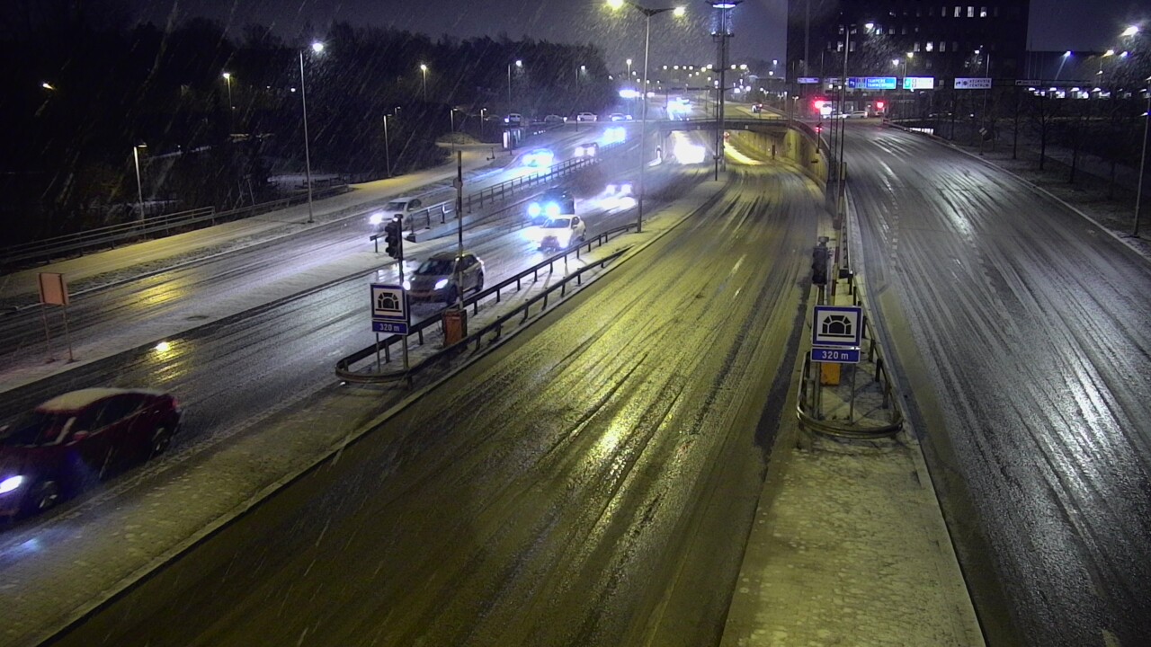 Kelikamerat Kuva Tie 100 Helsinki Hakamäentie, Kivihaan tunneli, länsi, Helsinki, Uusimaa