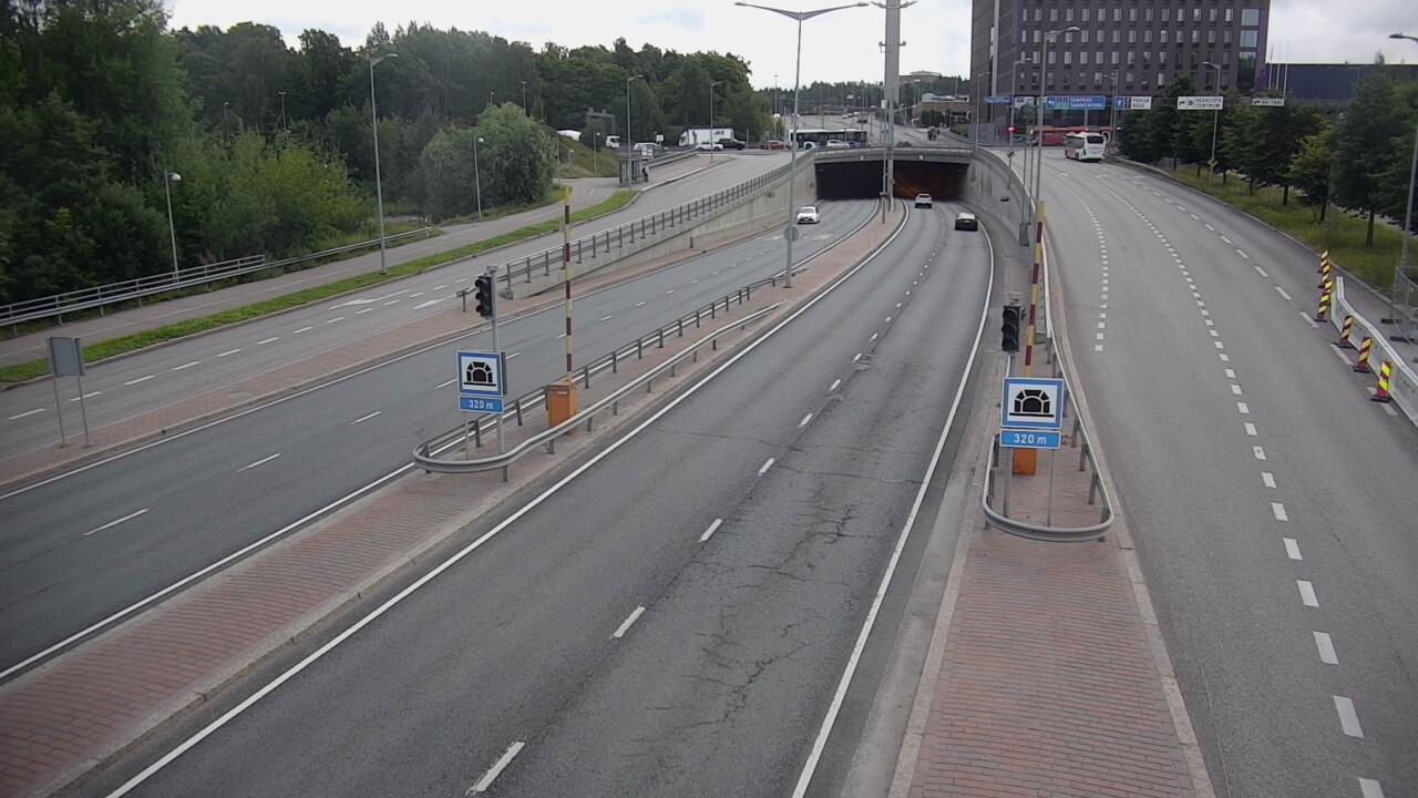 Kelikamerat Kuva Tie 100 Helsinki Hakamäentie, Kivihaan tunneli, länsi, Helsinki, Uusimaa