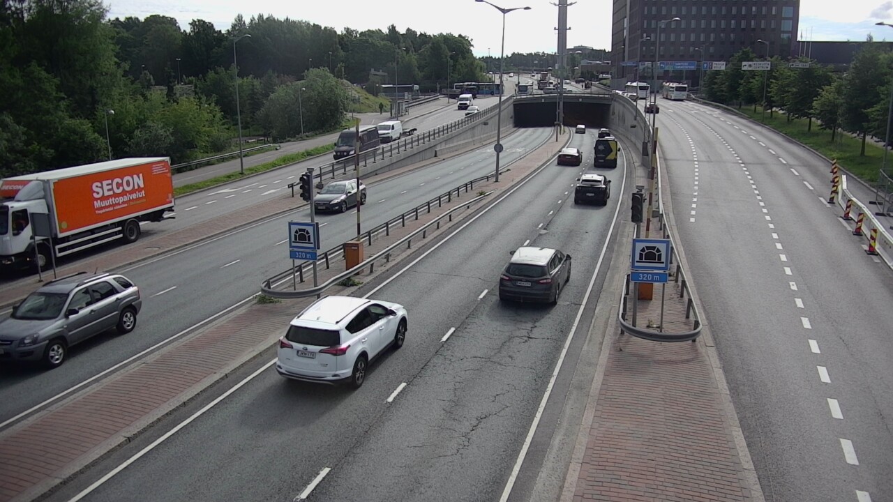Kelikamerat Kuva Tie 100 Helsinki Hakamäentie, Kivihaan tunneli, länsi, Helsinki, Uusimaa