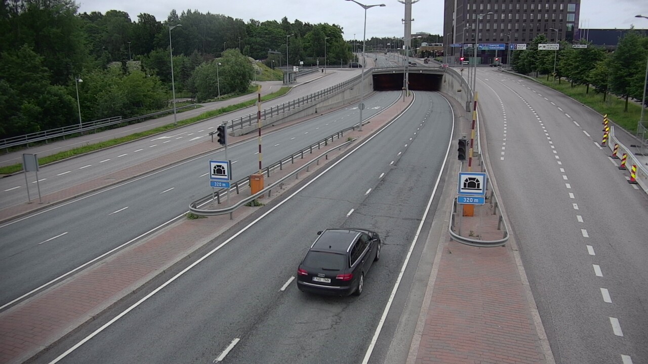 Kelikamerat Kuva Tie 100 Helsinki Hakamäentie, Kivihaan tunneli, länsi, Helsinki, Uusimaa