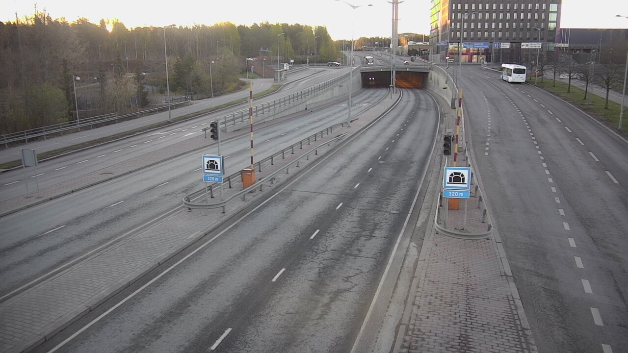 Kelikamerat Kuva Tie 100 Helsinki Hakamäentie, Kivihaan tunneli, länsi, Helsinki, Uusimaa