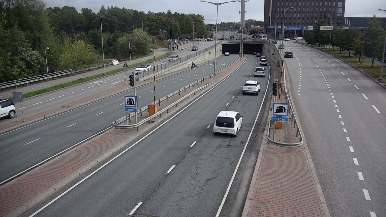 Kelikamerat Kuva Tie 100 Helsinki Hakamäentie, Kivihaan tunneli, länsi, Helsinki, Uusimaa