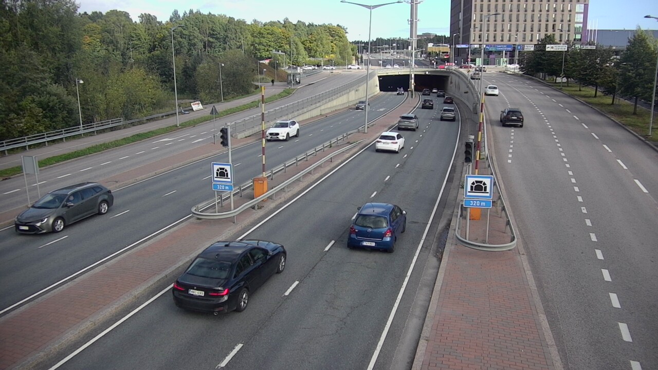 Weather Camera Image Road 100 Helsinki Hakamäentie, Kivihaan tunneli, länsi, Helsinki, Uusimaa
