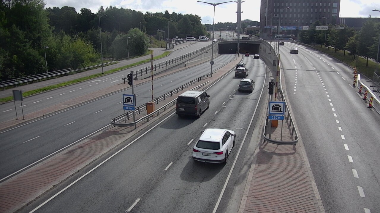 Kelikamerat Kuva Tie 100 Helsinki Hakamäentie, Kivihaan tunneli, länsi, Helsinki, Uusimaa