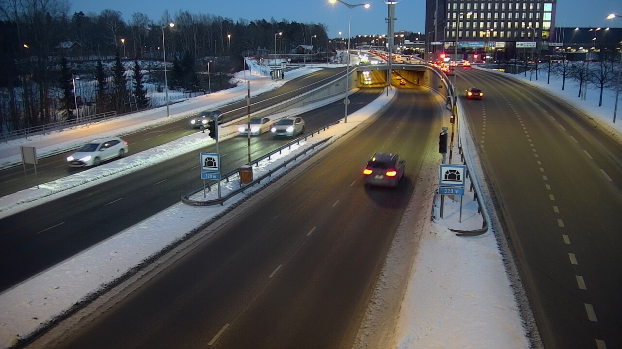 Kelikamerat Kuva Tie 100 Helsinki Hakamäentie, Kivihaan tunneli, länsi, Helsinki, Uusimaa