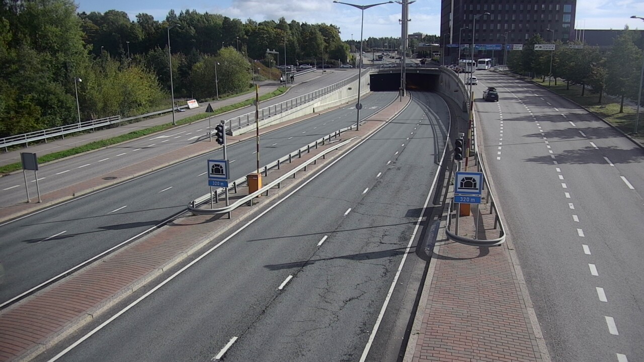 Weather Camera Image Road 100 Helsinki Hakamäentie, Kivihaan tunneli, länsi, Helsinki, Uusimaa
