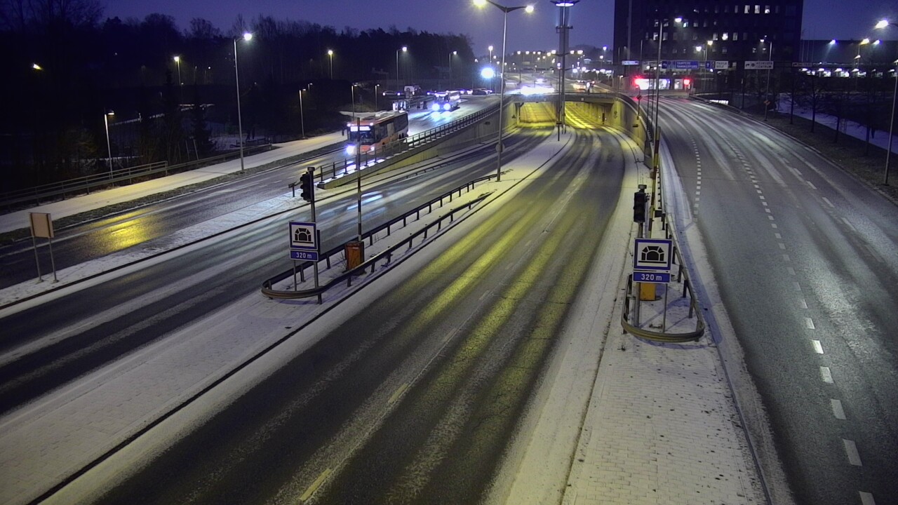 Kelikamerat Kuva Tie 100 Helsinki Hakamäentie, Kivihaan tunneli, länsi, Helsinki, Uusimaa